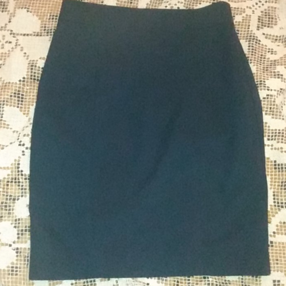 H&M fitted navy skirt